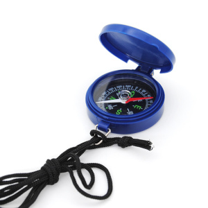 Компас 50 мм. пластик, с крышкой, на шнурке