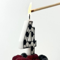 Свеча-цифра "4" Футболист, 5см