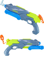 Водяное оружие. Пистолет 31 см,  305 мл, дальность стрельбы 8 м