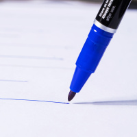 Маркер перманентный двухсторонний  0,5мм и 1мм , синий