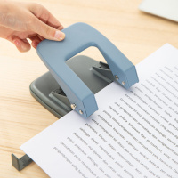 Дырокол Deli  35 лист., металл, ассорти, с линейкой